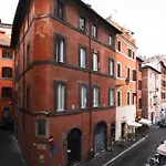 Modern Pied A Terre Near Piazza Navona