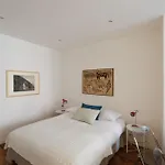 Modern Pied A Terre Near Piazza Navona