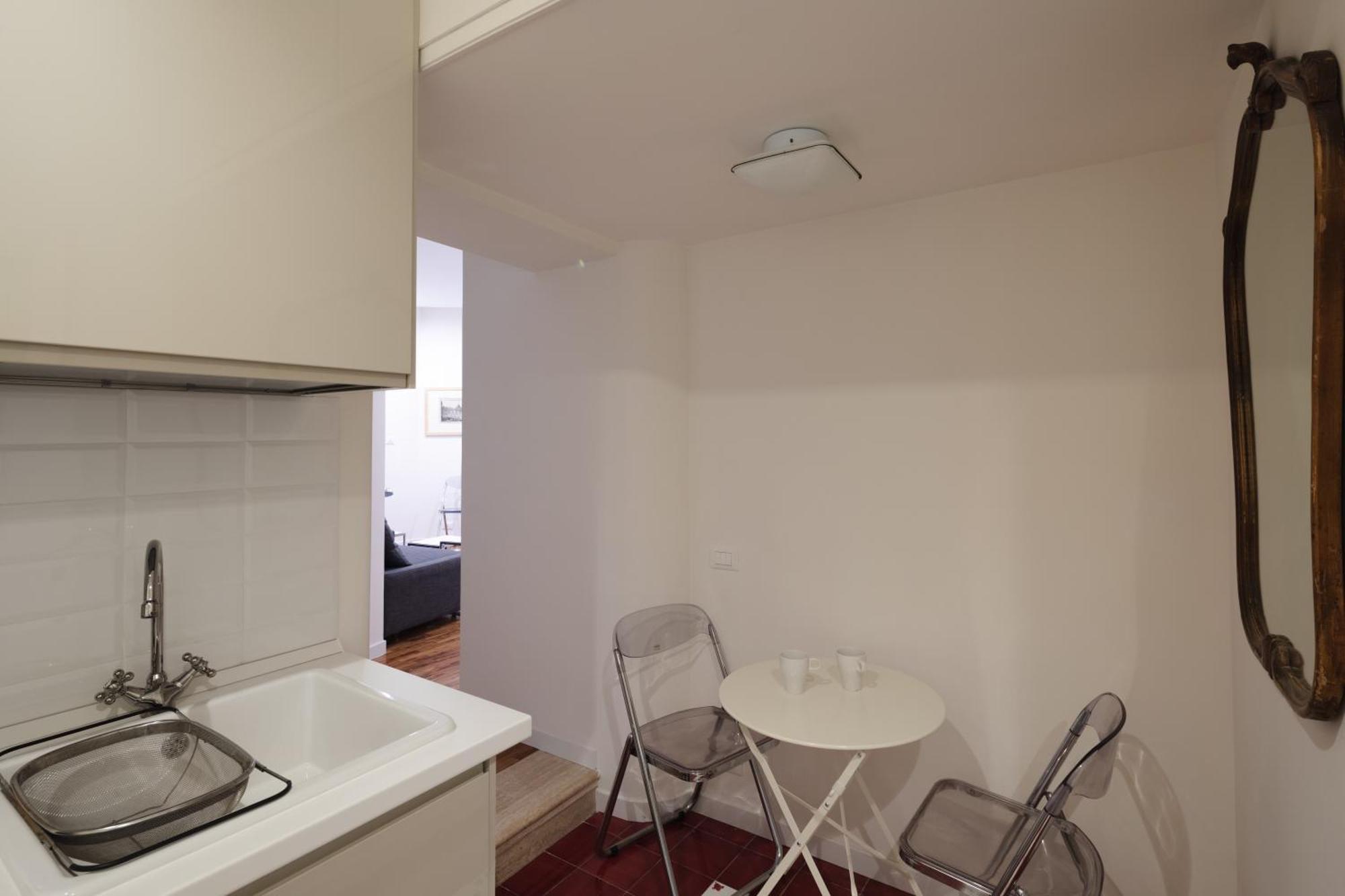 Apartment Modern Pied A Terre Near Piazza Navona *