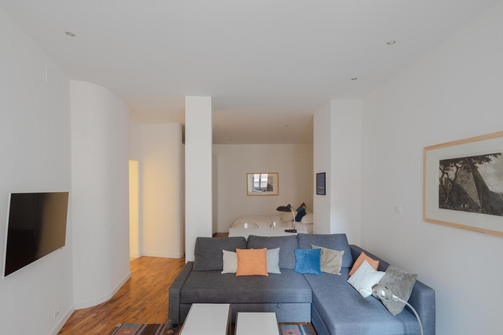 Modern Pied A Terre Near Piazza Navona Apartment